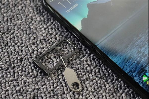 诺基亚x5中安装手机卡详细操作步骤