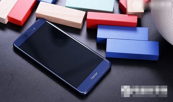 华为nova青春版和荣耀8青春版什么区别？华为nova青春版和荣耀8青春版区别和对比介绍