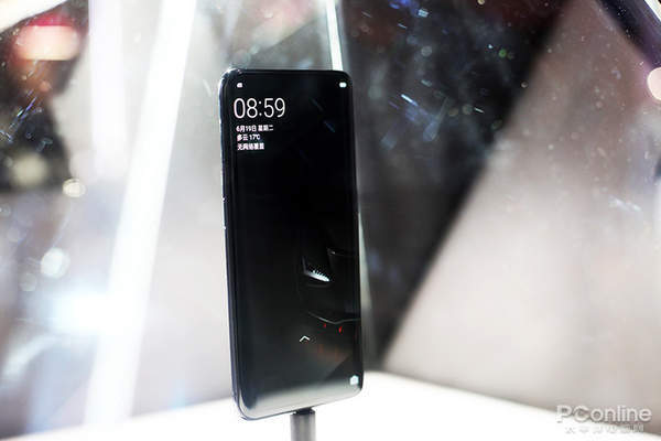 OPPOFINDX兰博基尼版和普通版本对比分析