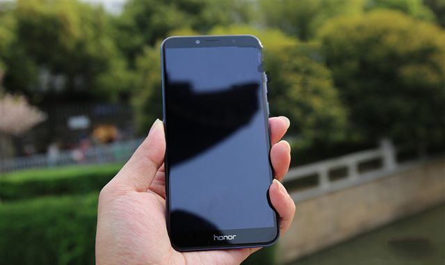 荣耀畅玩7A怎么样值得买吗?华为荣耀畅玩7A全面评测