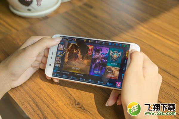 荣耀10和坚果3哪个好_荣耀10和坚果3评测对比荣耀10和坚果3哪个好_荣耀10和坚果3评测对比