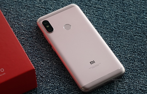 红米6 Pro开箱照曝光