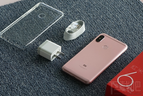 红米6 Pro开箱照曝光
