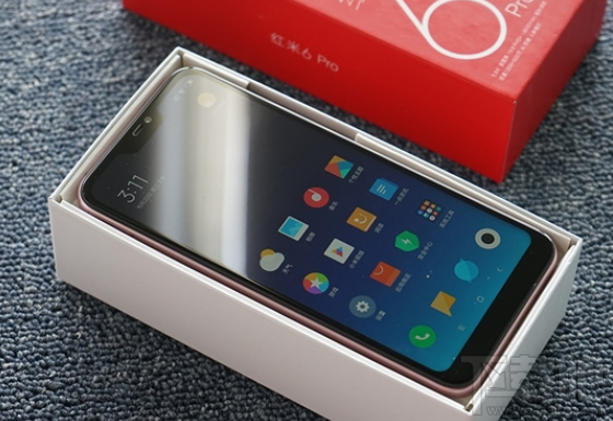 红米6 Pro开箱照曝光