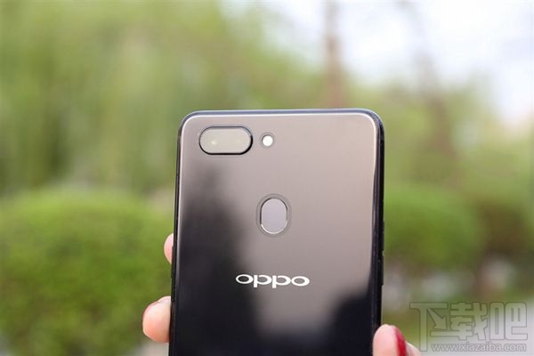 荣耀10和OPPOR15区别对比，哪个好？