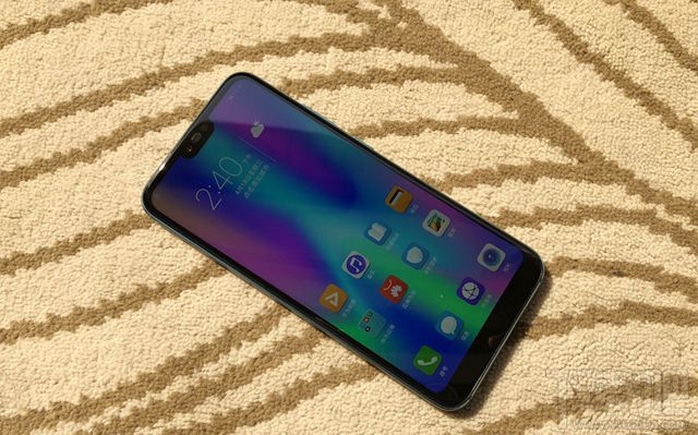 荣耀10和OPPOR15区别对比，哪个好？