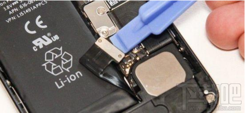 手机换电池自己能换吗？怎么自己更换iPhone电池？