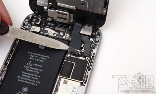 手机换电池自己能换吗？怎么自己更换iPhone电池？