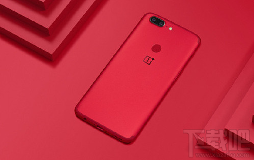 一加5T熔岩红怎么样？配置参数一览