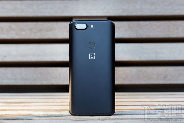 一加5T值得买吗？一加5T手机全面评测