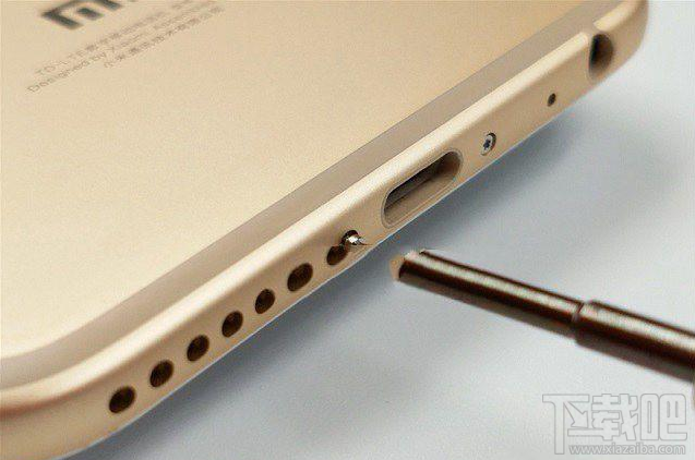 小米5X后盖怎么打开？小米5X怎么拆机？