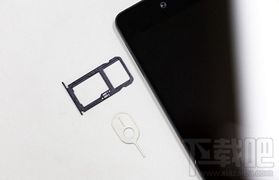 坚果Pro怎么装卡/插卡？坚果Pro SIM卡安装教程