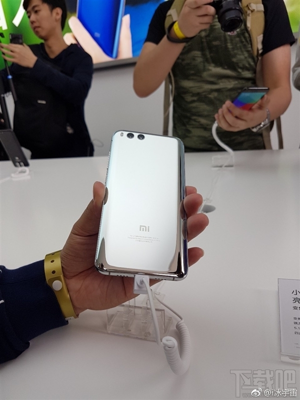 小米6亮银版和普通版有什么区别?小米6亮银版图鉴