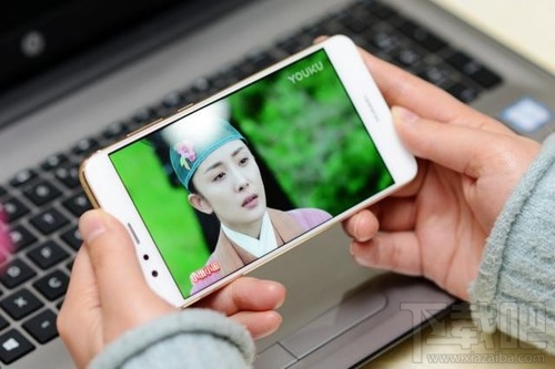 华为nova青春版快充好用吗