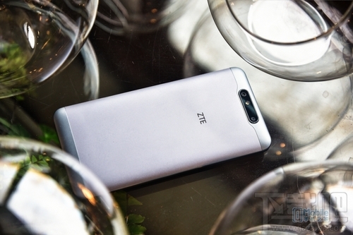 中兴V8怎么样?中兴BladeV8手机可以吗?