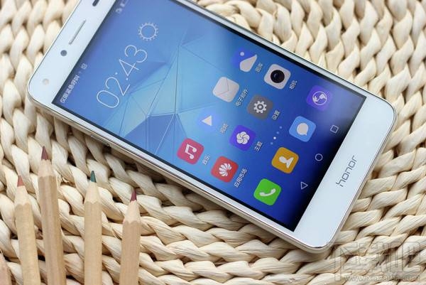 2017年1000左右购买哪款手机好？2017值得买的千元手机推荐