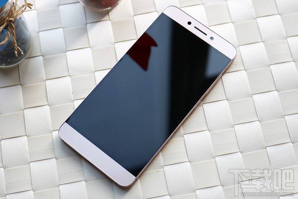 2017年1000左右购买哪款手机好？2017值得买的千元手机推荐