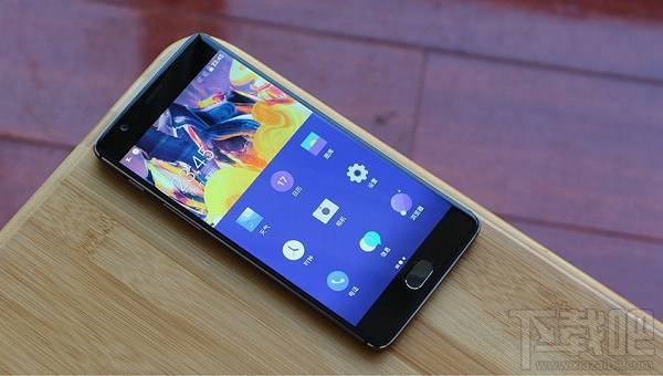 联想ZUK Edge和一加3T哪个好？一加手机3T与联想ZUK Edge对比