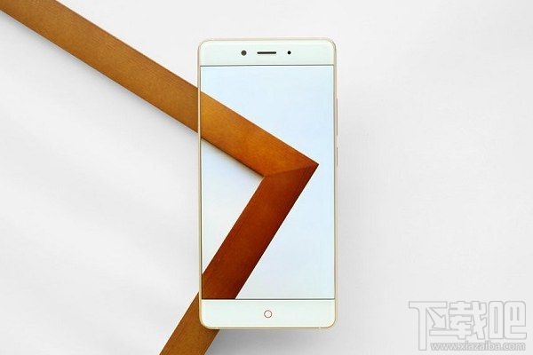 努比亚nubia Z11白金版和黑金版区别是什么？