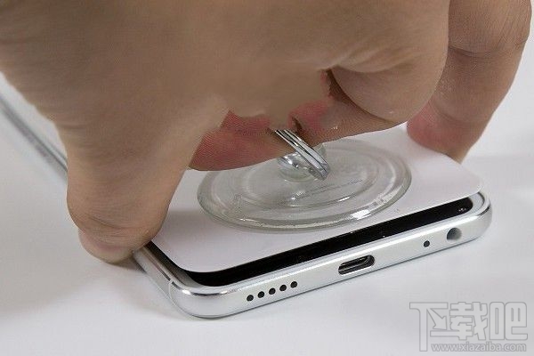 魅蓝X后盖怎么打开？魅蓝X后盖打开方法