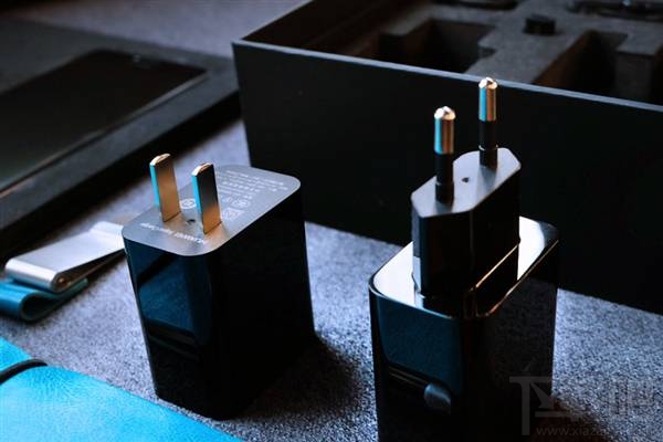 华为Mate9保时捷版有什么配件?华为Mate9保时捷真机开箱图赏