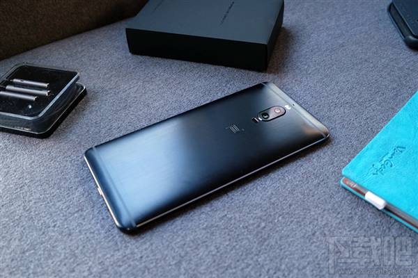 华为Mate9保时捷版有什么配件?华为Mate9保时捷真机开箱图赏
