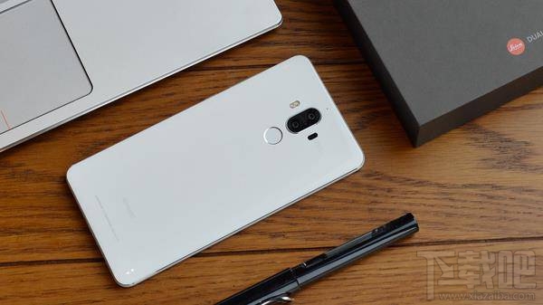 华为mate9陶瓷白好看吗？华为mate9白色和黑色哪个颜色好看？