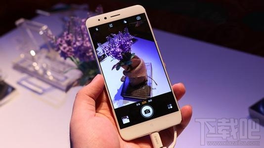 360手机q5怎么插卡/装卡?360q5手机SIM卡安装教程