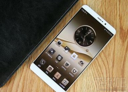 360手机q5怎么插卡/装卡?360q5手机SIM卡安装教程