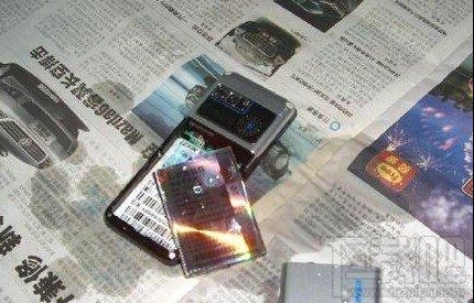 手机掉水里怎么处理？手机掉水里的解决方法