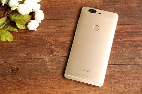 荣耀8和荣耀v8有什么不同 荣耀8和荣耀v8买哪个好