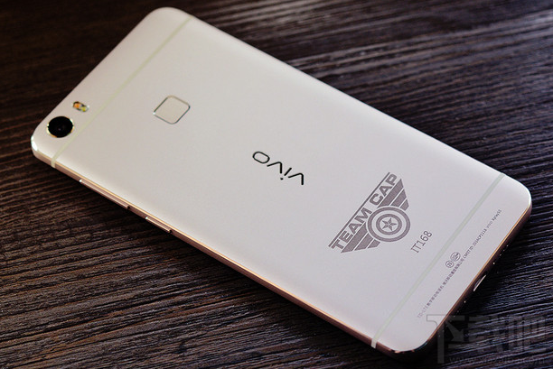 宋仲基同款 vivo Xplay5怎么样？6G内存vivo Xplay5旗舰版评测