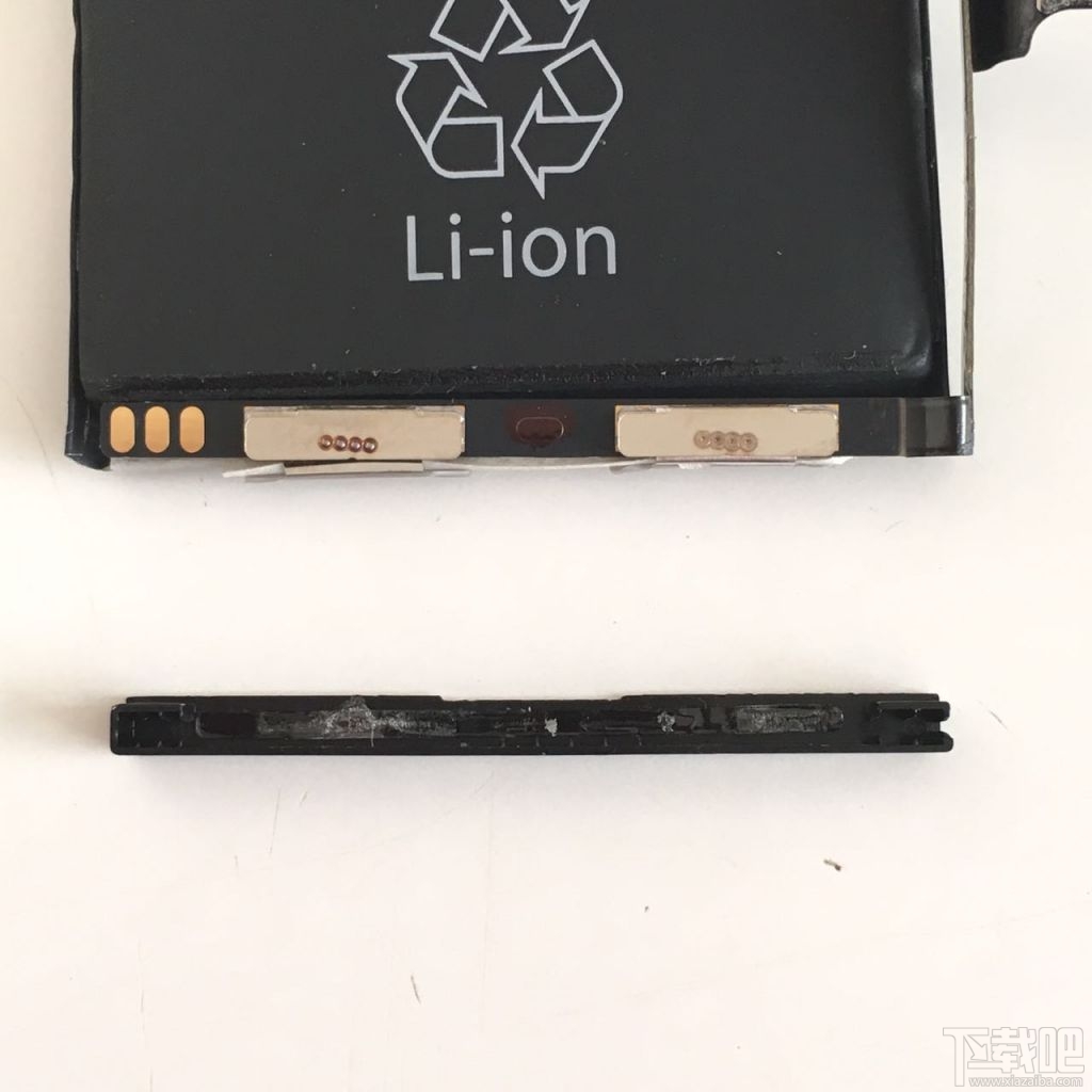 iPhone5/6自己怎么换电池？iPhone5/6原装电池拆解教程