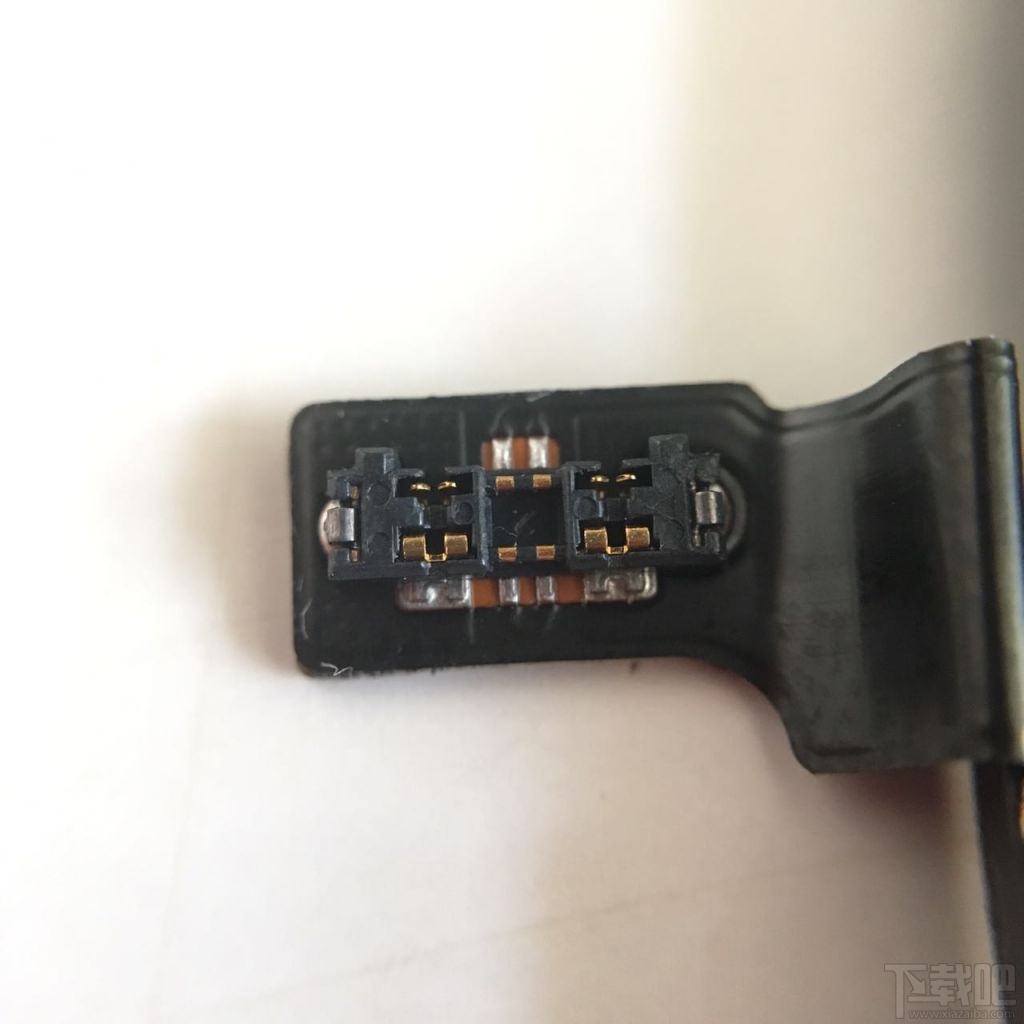 iPhone5/6自己怎么换电池？iPhone5/6原装电池拆解教程