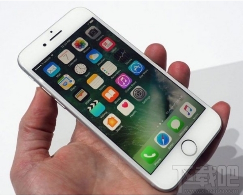 iPhone7屏幕对角线两个位置按着会响怎么回事