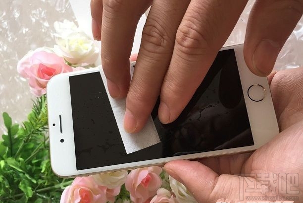 iPhone7如何贴膜?iPhone7完美贴膜教程