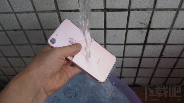 如何正确地使用iPhone7的防水功能