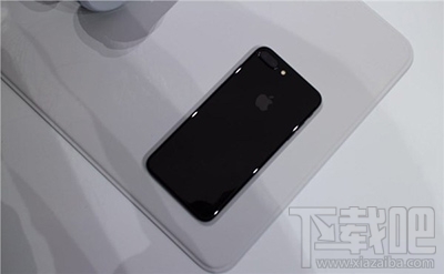 iPhone7/plus亮黑色和黑色哪个好？