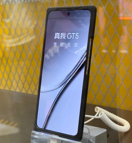 真我gt5外观