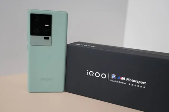 iqoo11pro屏幕尺寸详情