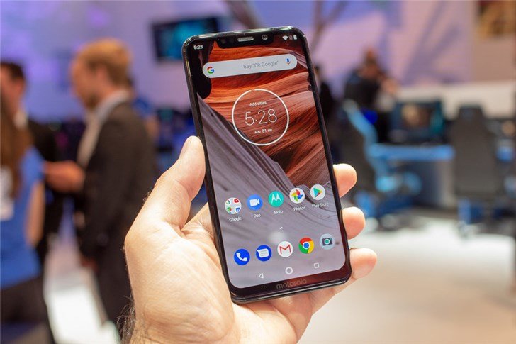 摩托罗拉One和One power哪个好？性价比全面分析对比