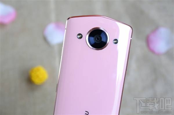 美图M8樱花粉怎么样？美图M8樱花粉色开箱图赏