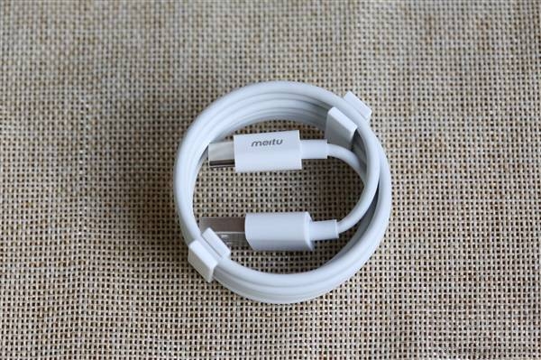 美图M8樱花粉怎么样？美图M8樱花粉色开箱图赏