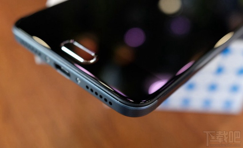 中兴BladeV8值得买吗？中兴BladeV8真机图赏