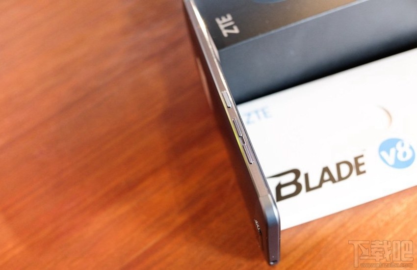 中兴BladeV8值得买吗？中兴BladeV8真机图赏