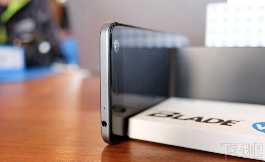 中兴BladeV8值得买吗？中兴BladeV8真机图赏