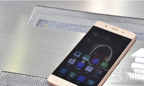 新出的金立s10怎么样 金立s10和m7性能对比分析