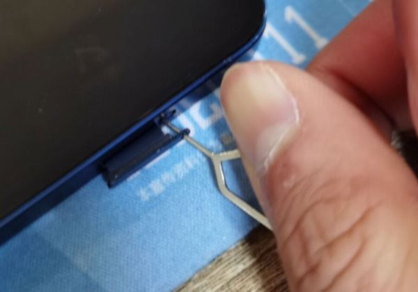 苹果13的卡槽怎么放两张卡