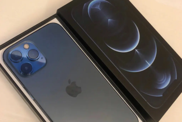 苹果12promax尺寸