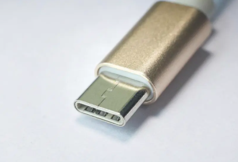 苹果15将兼容usb-c充电，苹果15最新系列的爆料